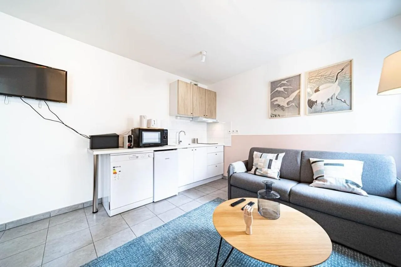 Appartement Le Petit Montel- Studio Avec Garage-Metro Valmy Lyon Frankrijk