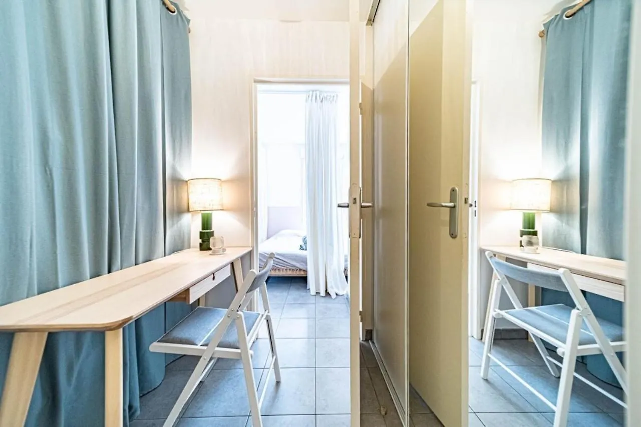 Le Petit Montel- Studio Avec Garage-Metro Valmy Lyon Appartement