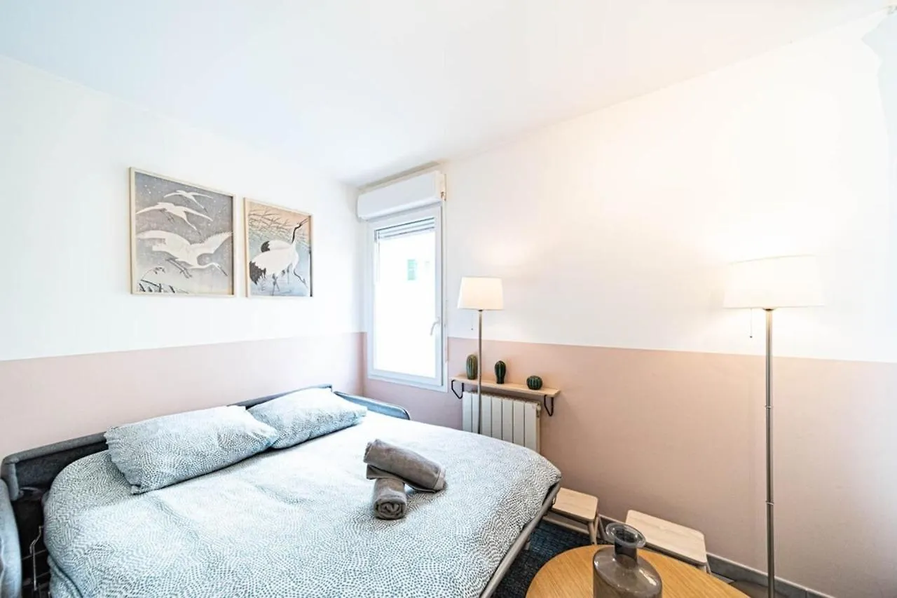 Le Petit Montel- Studio Avec Garage-Metro Valmy Lyon Frankrijk