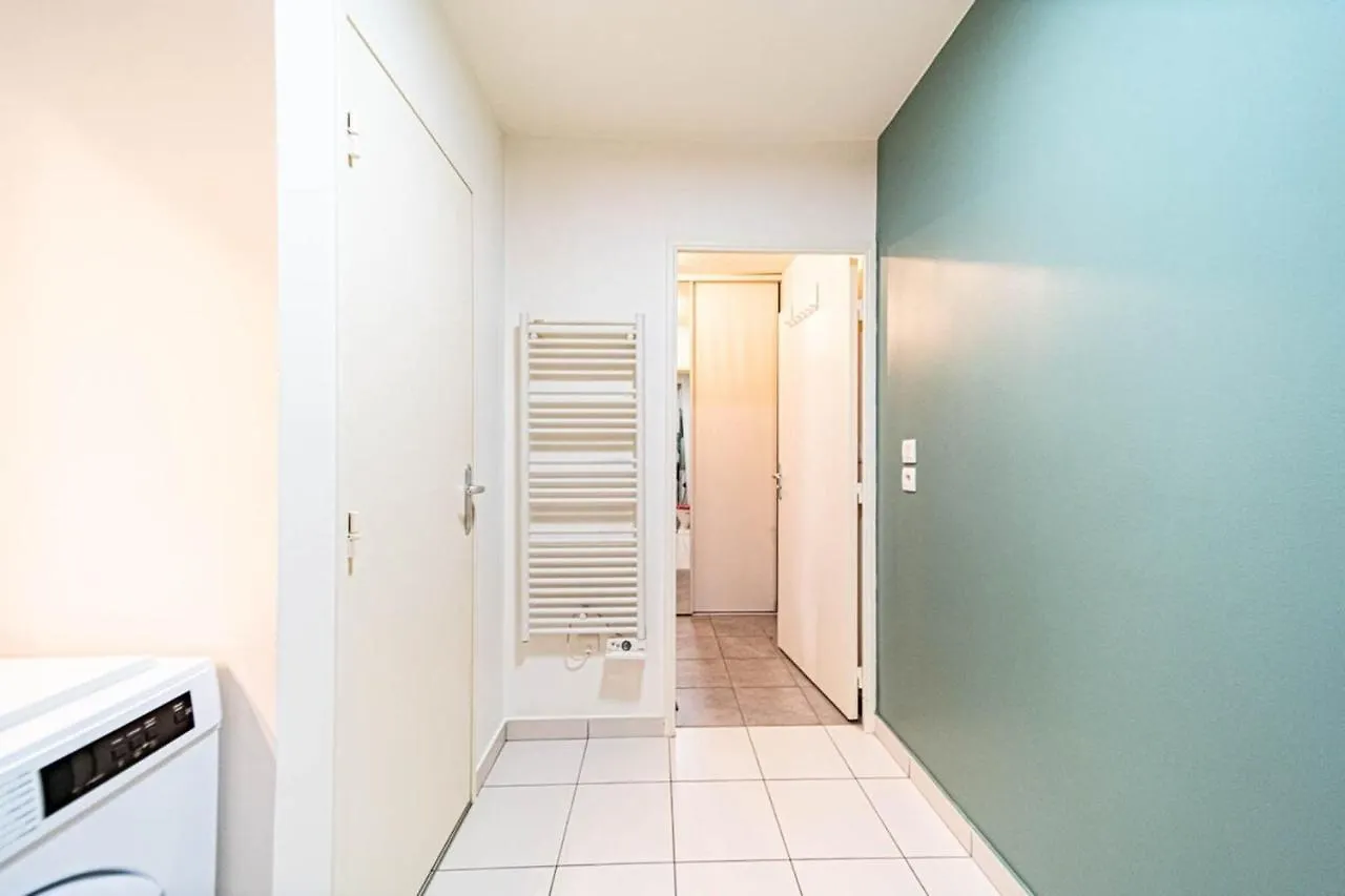 Appartement Le Petit Montel- Studio Avec Garage-Metro Valmy Lyon Frankrijk